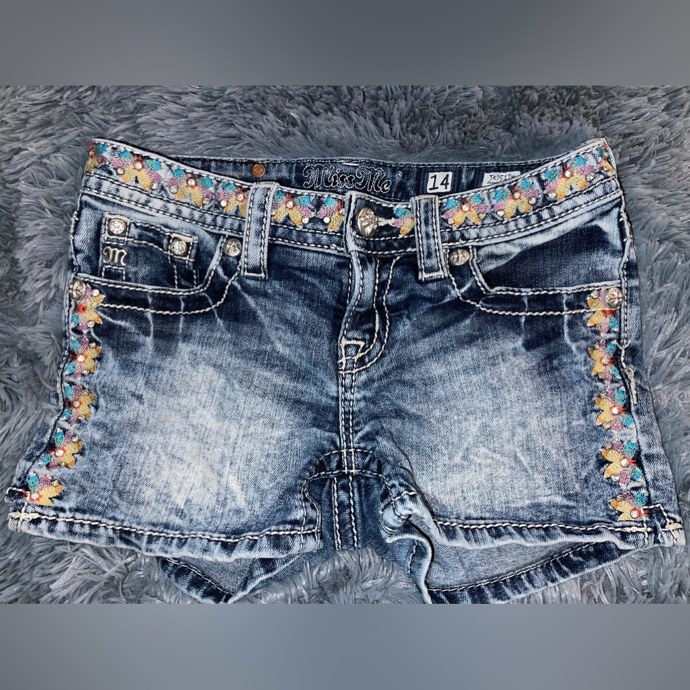Miss Me girls embroidery jean shorts size 14